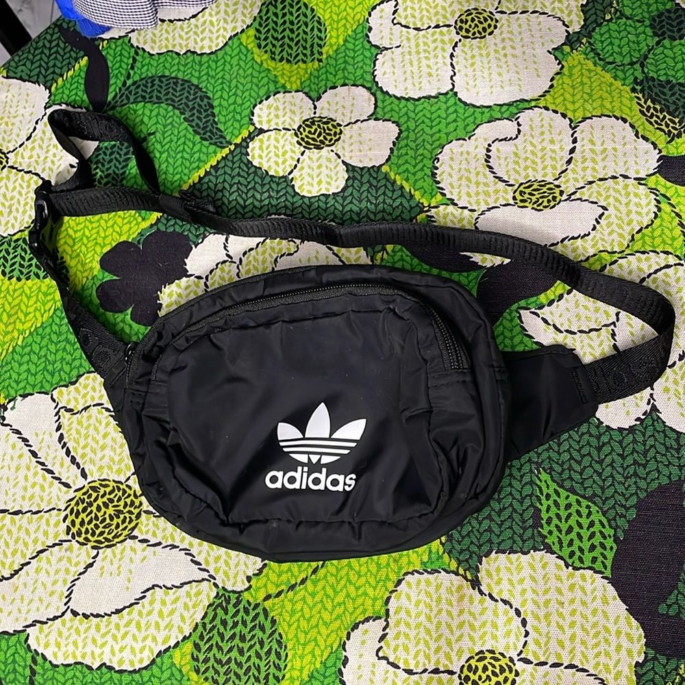 Adidas Fanny pack waist bag black white adjustable unisex travel chill